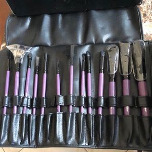 NWOT Makeup brushes